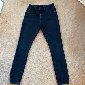 Like new! The Limited Denim. High waist jegging. Size 8. Skinny Jean.